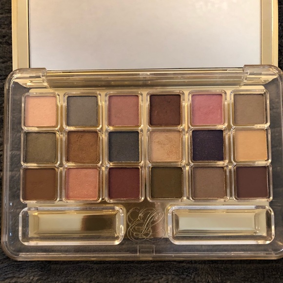 ✨Estée Lauder Makeup Palette! - Picture 2 of 3